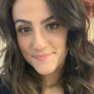 Meet your Posher, Daniella